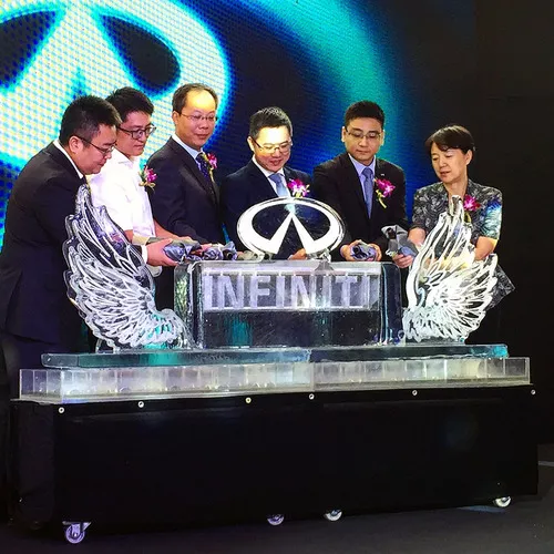 签约启动仪式注酒冰雕